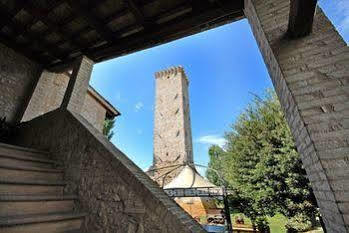 Agriturismo Le Due Torri Torre Quadrano Spello Exterior foto