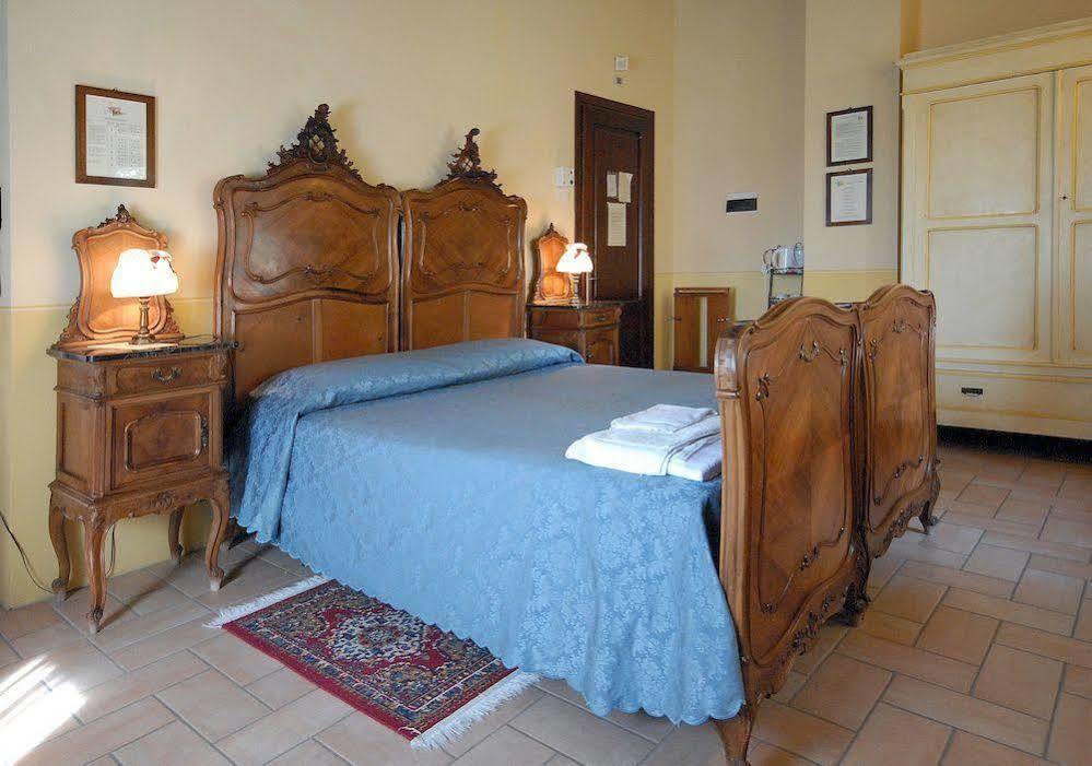 Agriturismo Le Due Torri Torre Quadrano Spello Exterior foto